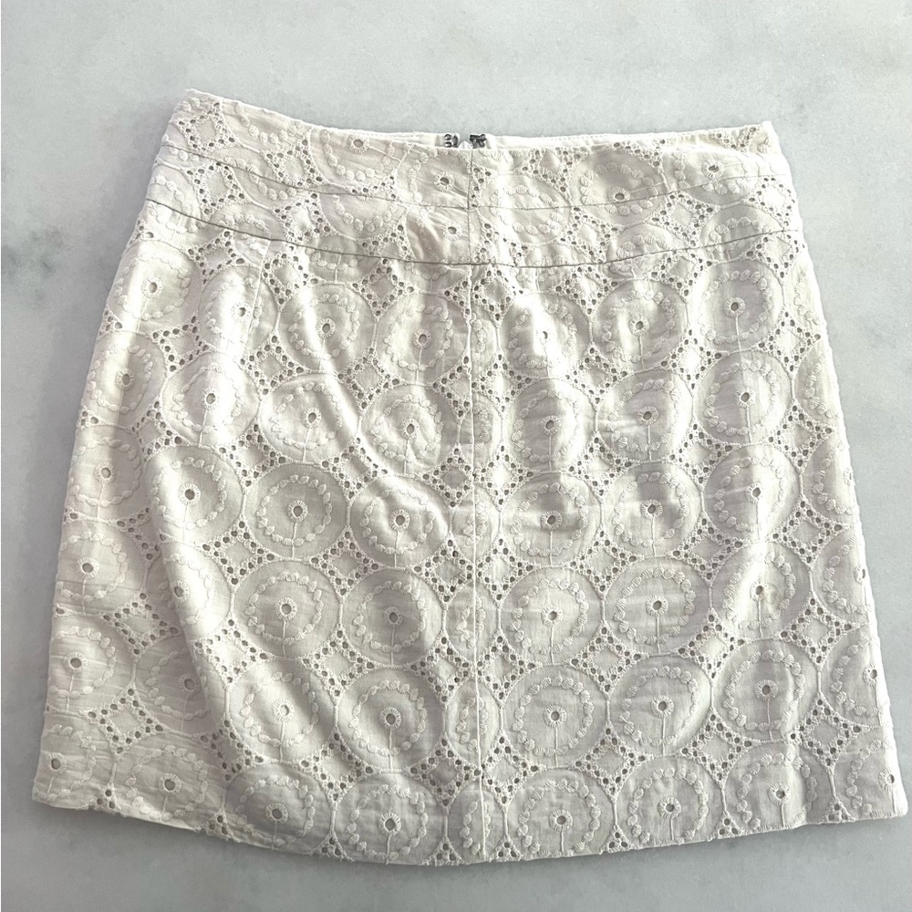 🎀LOFT mini skirt ivory size 00 petite. Good used condition!🎀